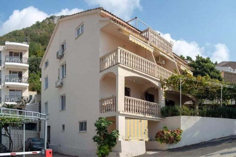 Apartments Dunja Свети-Стефан Экстерьер фото